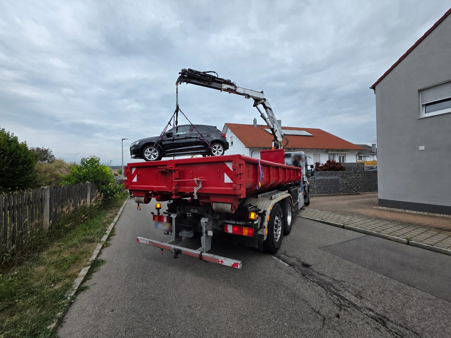 ABS Kranbergung eines Fahrzeugs auf ein Bergungsfahrzeug bei Ingolstadt